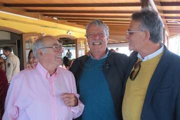 El exconcejal Antonio Benítez recibe el reconocimiento de amigos y familiares en su 80 aniversario/TA.